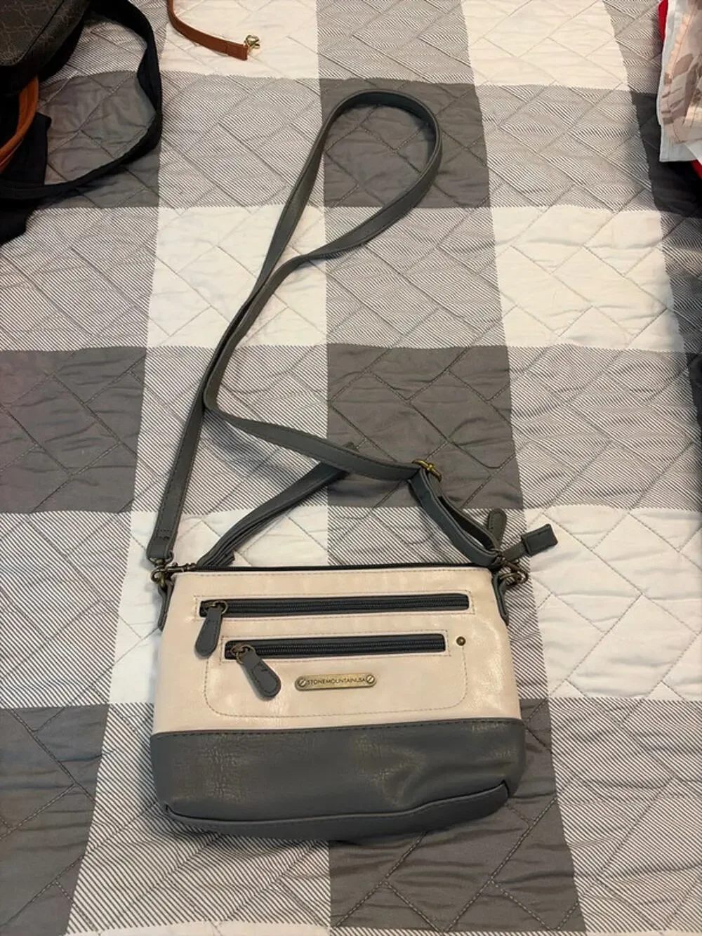 White Mountain Crossbody Purse